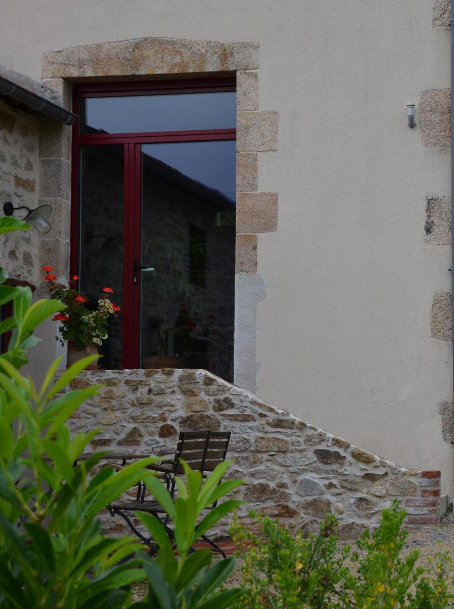 Les Châtelliers-Châteaumur Demeure Du Castel B&B 객실 사진