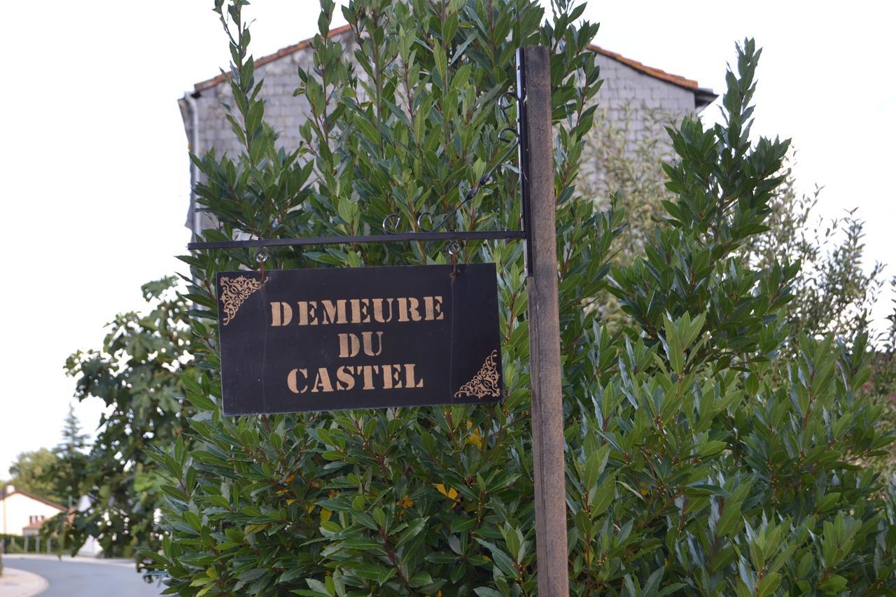 Les Châtelliers-Châteaumur Demeure Du Castel B&B 외부 사진